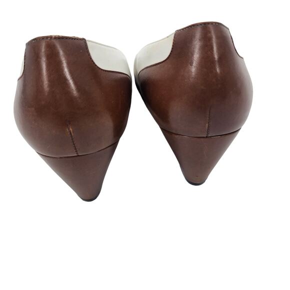 Salvatore Ferragamo Pumps Heels Shoes Slip On Wingtip White Brown Size 7.5 - Picture 2 of 6